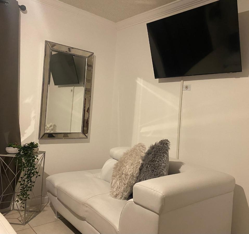 Beautiful House 7 Min From Miami Airport W Free Parking Apartment Exterior photo